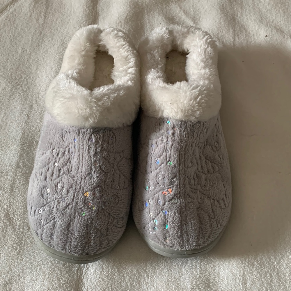 NWT grey slippers